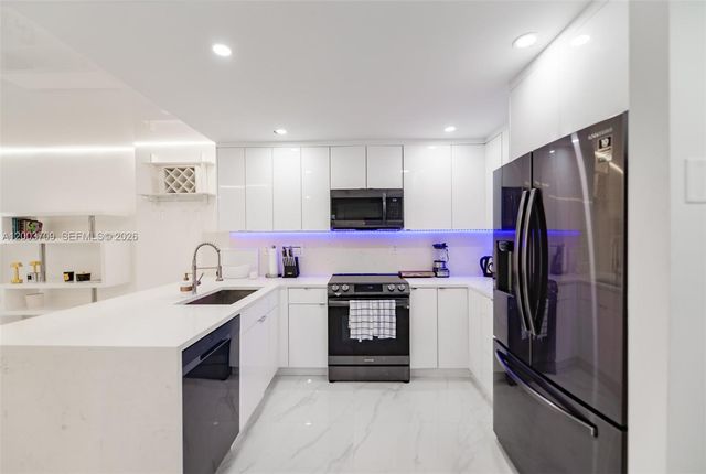 2301 Collins Ave 529, Miami Beach, FL 33139