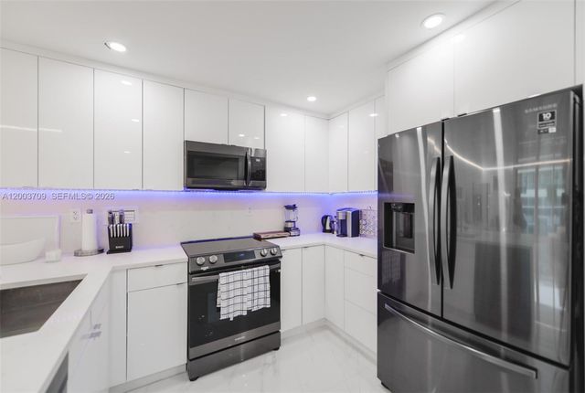 2301 Collins Ave 529, Miami Beach, FL 33139