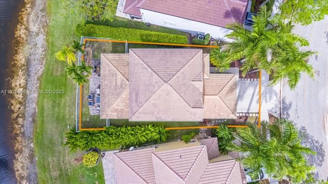 920 Golden Cane Dr, Weston, FL 33327