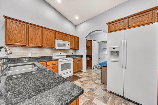 6651 Stonelyn Cottage CT, Roanoke, VA 24019