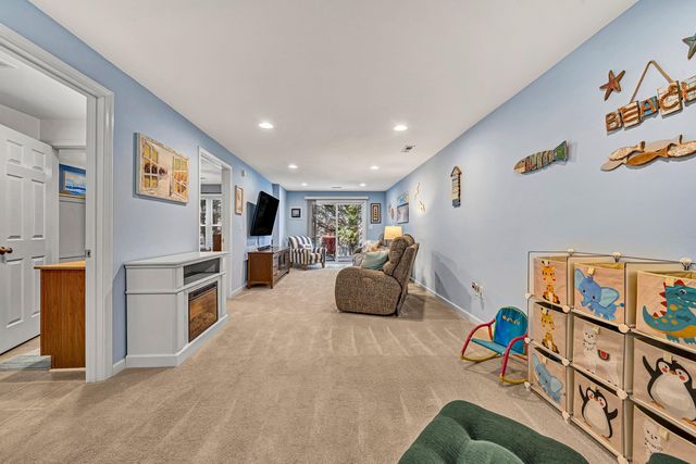 6651 Stonelyn Cottage CT, Roanoke, VA 24019