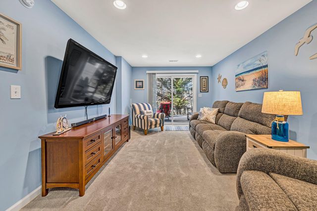 6651 Stonelyn Cottage CT, Roanoke, VA 24019