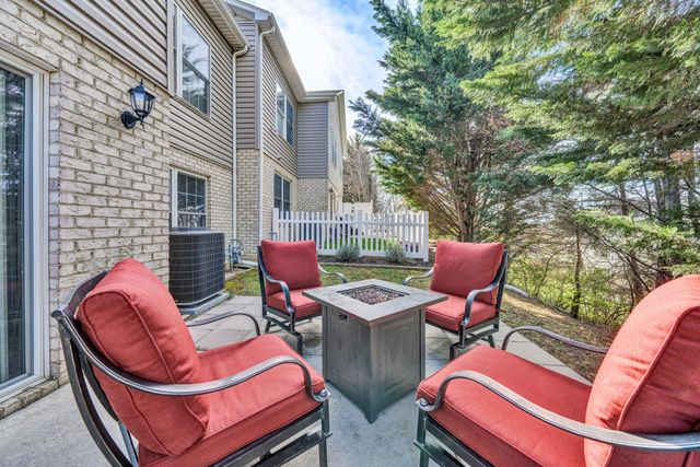 6651 Stonelyn Cottage CT, Roanoke, VA 24019