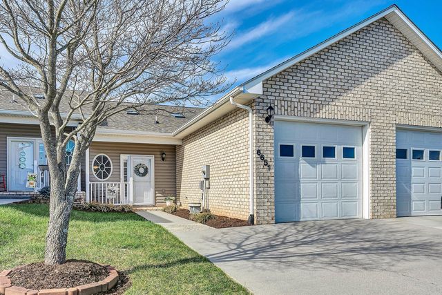 6651 Stonelyn Cottage CT, Roanoke, VA 24019