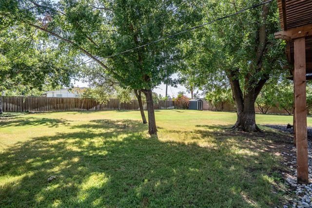 1417 Hill Street, Grapevine, TX 76051