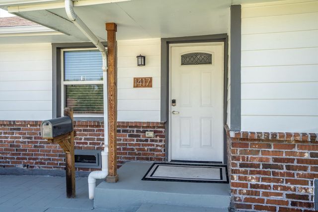1417 Hill Street, Grapevine, TX 76051