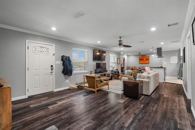 1417 Hill Street, Grapevine, TX 76051