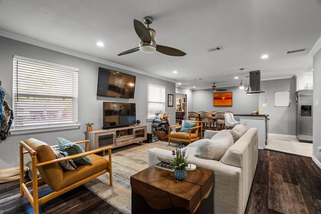 1417 Hill Street, Grapevine, TX 76051
