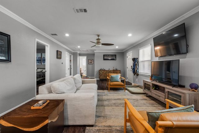 1417 Hill Street, Grapevine, TX 76051
