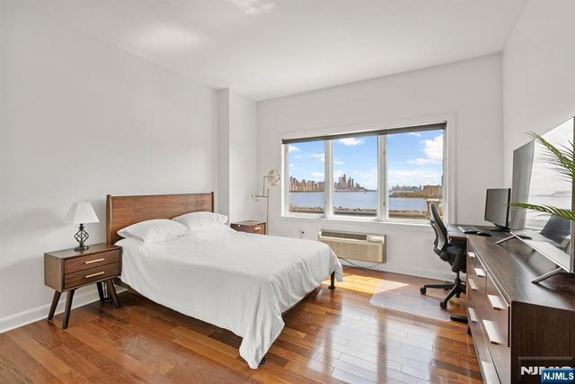 6503 City Place, Edgewater, NJ 07020