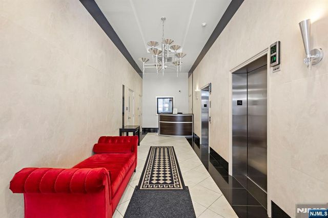 6503 City Place, Edgewater, NJ 07020