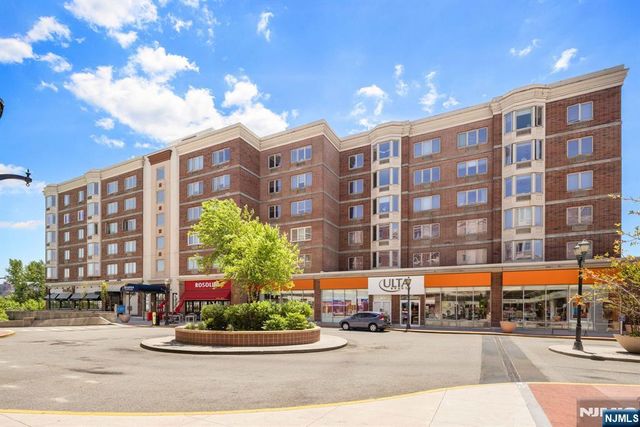 6503 City Place, Edgewater, NJ 07020