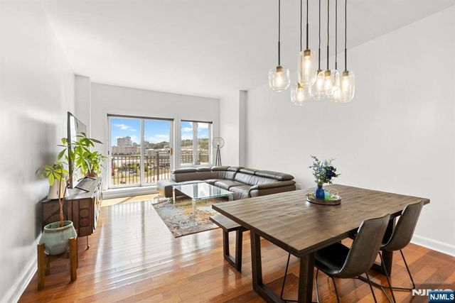 6503 City Place, Edgewater, NJ 07020
