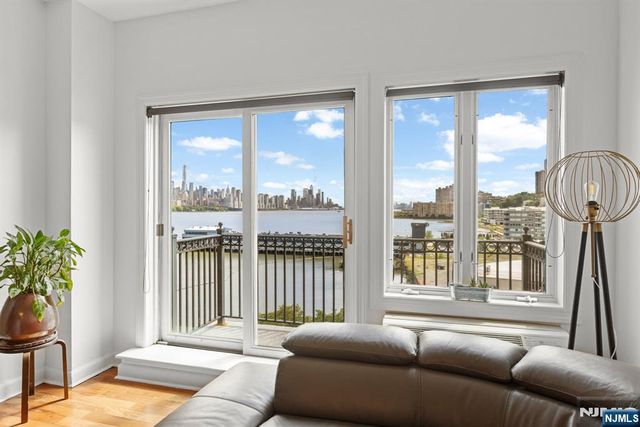6503 City Place, Edgewater, NJ 07020