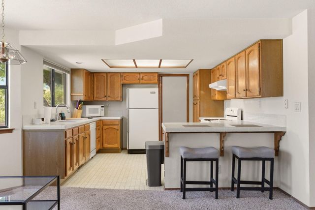 6009 Azuelo Avenue NW, Albuquerque, NM 87120