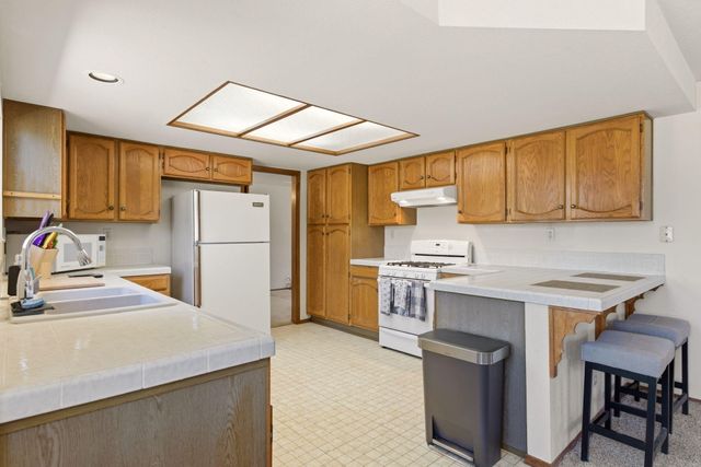 6009 Azuelo Avenue NW, Albuquerque, NM 87120