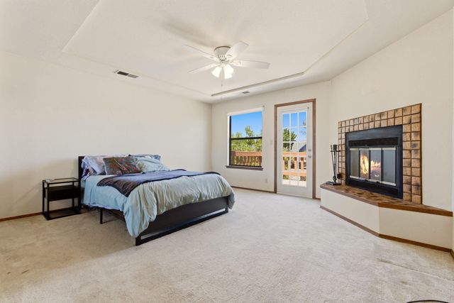 6009 Azuelo Avenue NW, Albuquerque, NM 87120