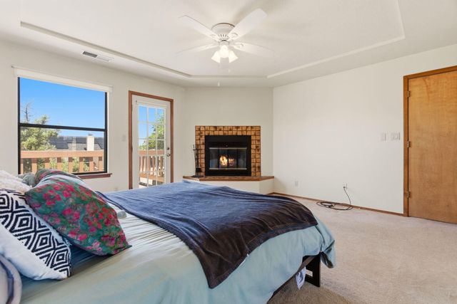 6009 Azuelo Avenue NW, Albuquerque, NM 87120