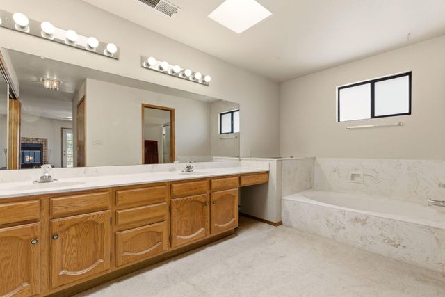 6009 Azuelo Avenue NW, Albuquerque, NM 87120