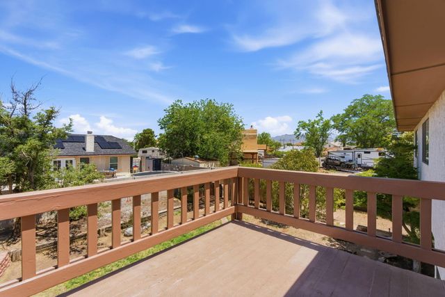 6009 Azuelo Avenue NW, Albuquerque, NM 87120