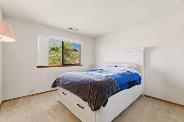 6009 Azuelo Avenue NW, Albuquerque, NM 87120