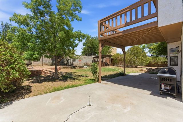 6009 Azuelo Avenue NW, Albuquerque, NM 87120
