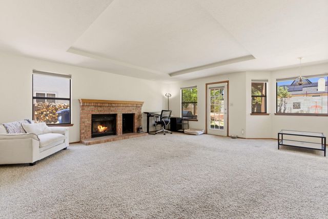 6009 Azuelo Avenue NW, Albuquerque, NM 87120
