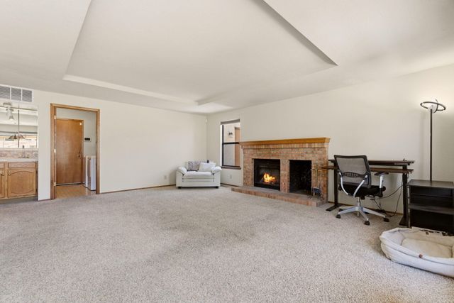 6009 Azuelo Avenue NW, Albuquerque, NM 87120