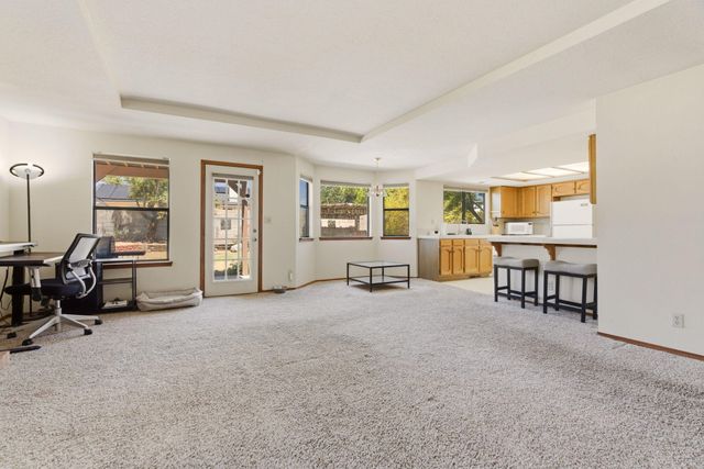 6009 Azuelo Avenue NW, Albuquerque, NM 87120