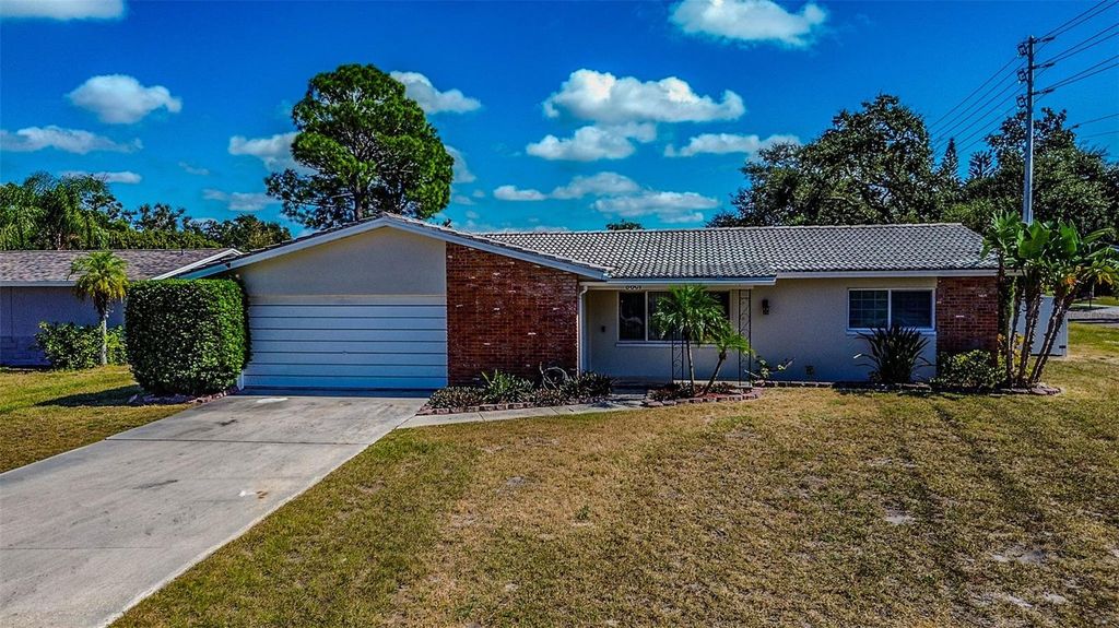 8601 139TH STREET, Seminole, FL 33776