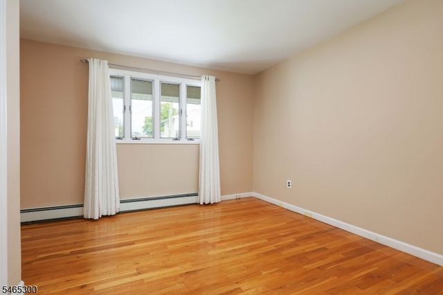 77 Harrison St, Clark Twp., NJ 07066