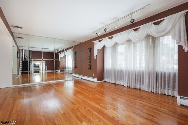 77 Harrison St, Clark Twp., NJ 07066