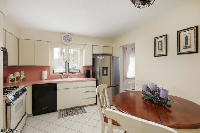 77 Harrison St, Clark Twp., NJ 07066