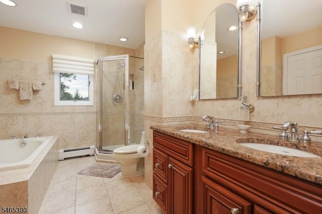 77 Harrison St, Clark Twp., NJ 07066