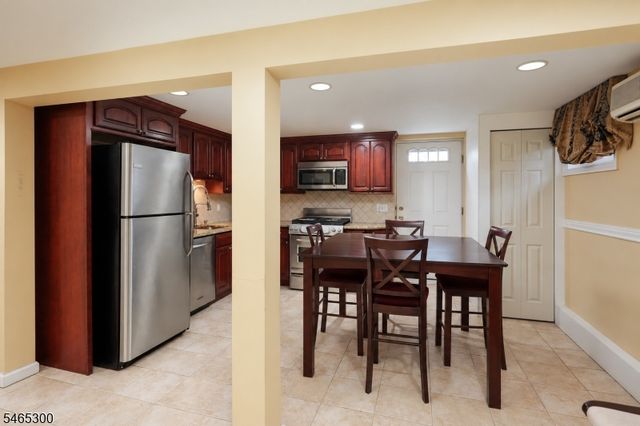 77 Harrison St, Clark Twp., NJ 07066