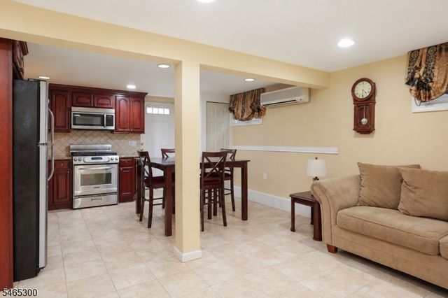 77 Harrison St, Clark Twp., NJ 07066