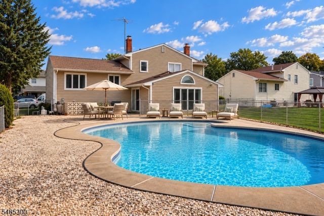 77 Harrison St, Clark Twp., NJ 07066