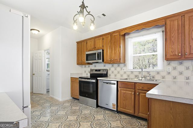 1660 Calvin Davis Circle, Lawrenceville, GA 30043