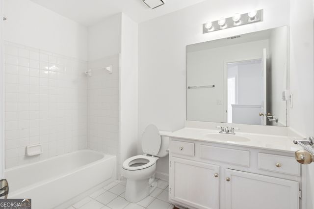 1660 Calvin Davis Circle, Lawrenceville, GA 30043