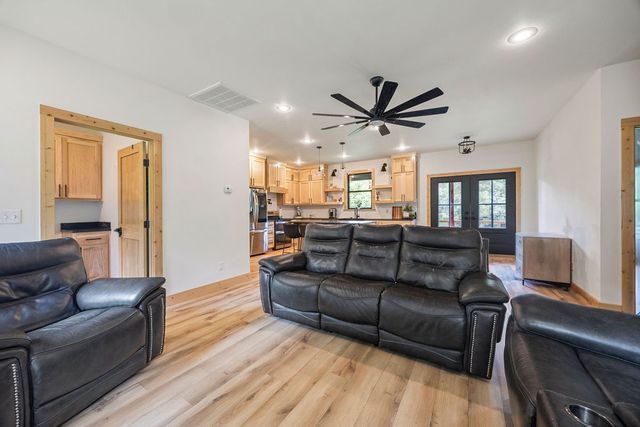 19440 Rheas Community Road, Lincoln, AR 72744