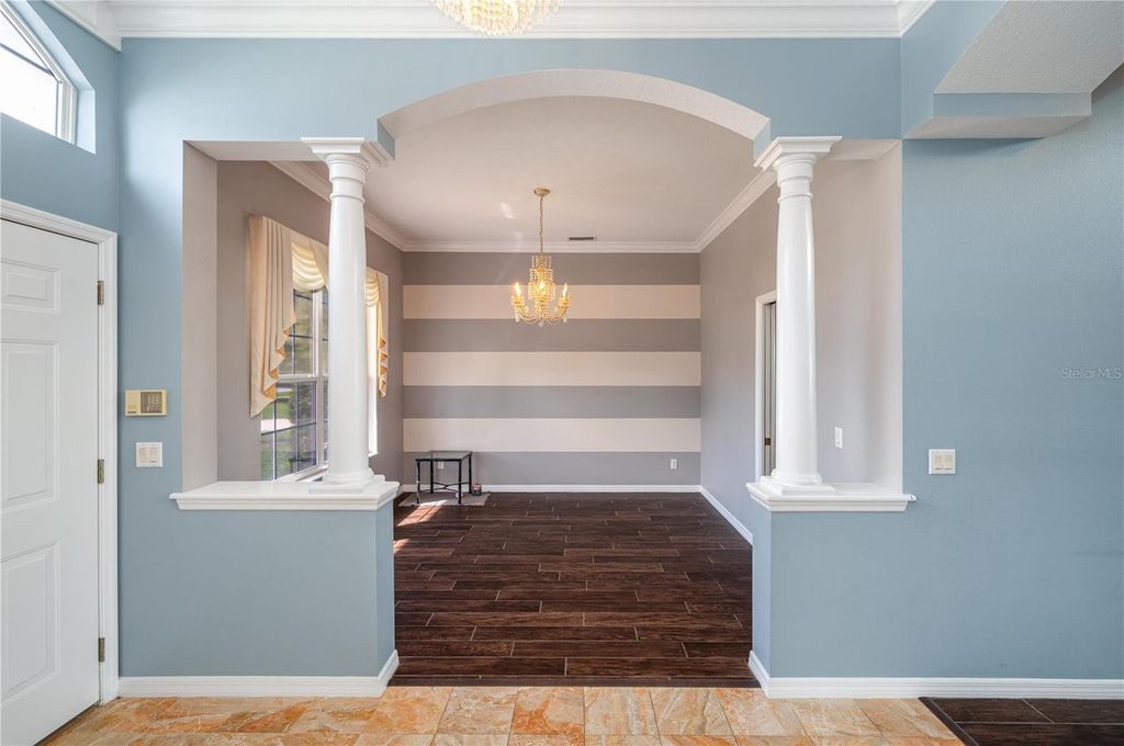 Image 12 of property listing at 329 HAMILTON SHORES DRIVE NE, Winter Haven, FL 33881