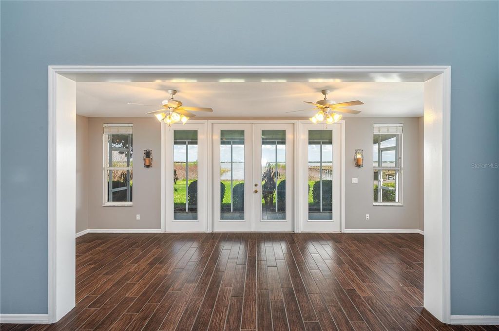 Image 17 of property listing at 329 HAMILTON SHORES DRIVE NE, Winter Haven, FL 33881