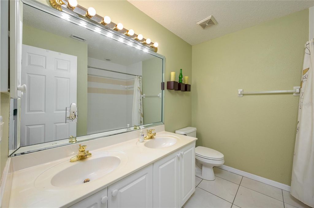Image 36 of property listing at 329 HAMILTON SHORES DRIVE NE, Winter Haven, FL 33881