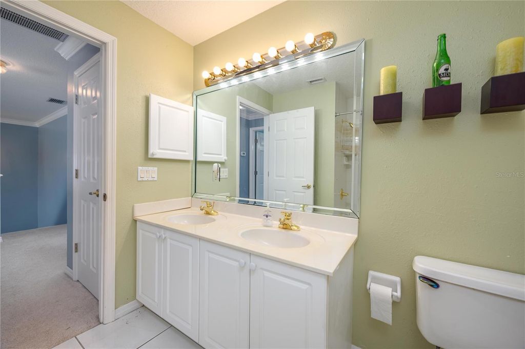 Image 38 of property listing at 329 HAMILTON SHORES DRIVE NE, Winter Haven, FL 33881