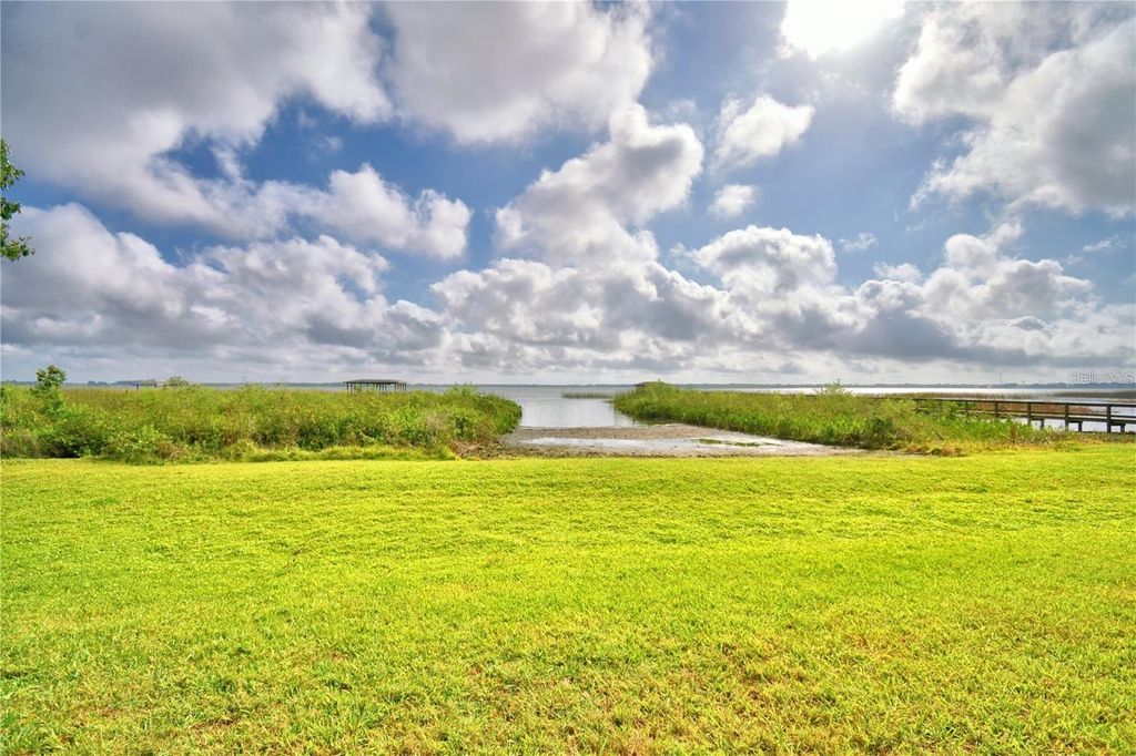 Image 46 of property listing at 329 HAMILTON SHORES DRIVE NE, Winter Haven, FL 33881