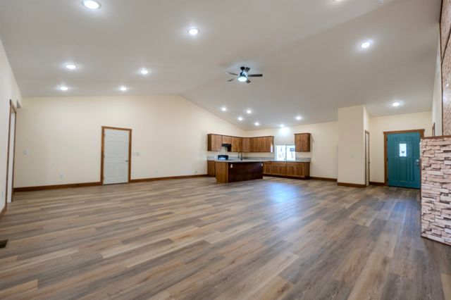 2901 92nd Rd, Udall, KS 67146