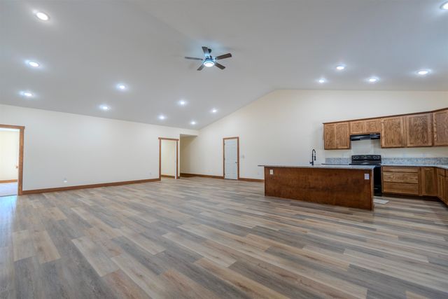 2901 92nd Rd, Udall, KS 67146