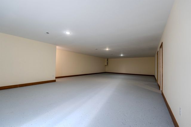 2901 92nd Rd, Udall, KS 67146