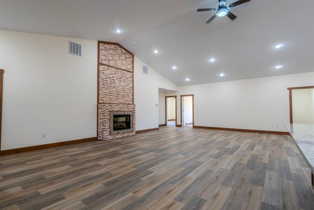 2901 92nd Rd, Udall, KS 67146