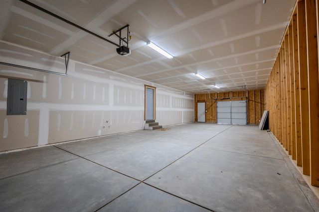 2901 92nd Rd, Udall, KS 67146